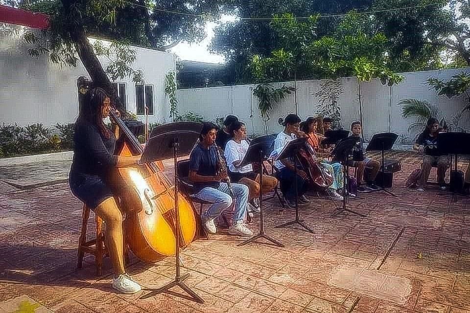 Los semilleros creativos de Acapulco sufrieron la pérdida de 150 instrumentos musicales debido a los estragos causados por el huracán 'Otis'.