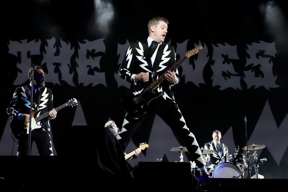 La banda sueca The Hives inyectó vitalidad a los asistentes del festival Capital con su garage rock.