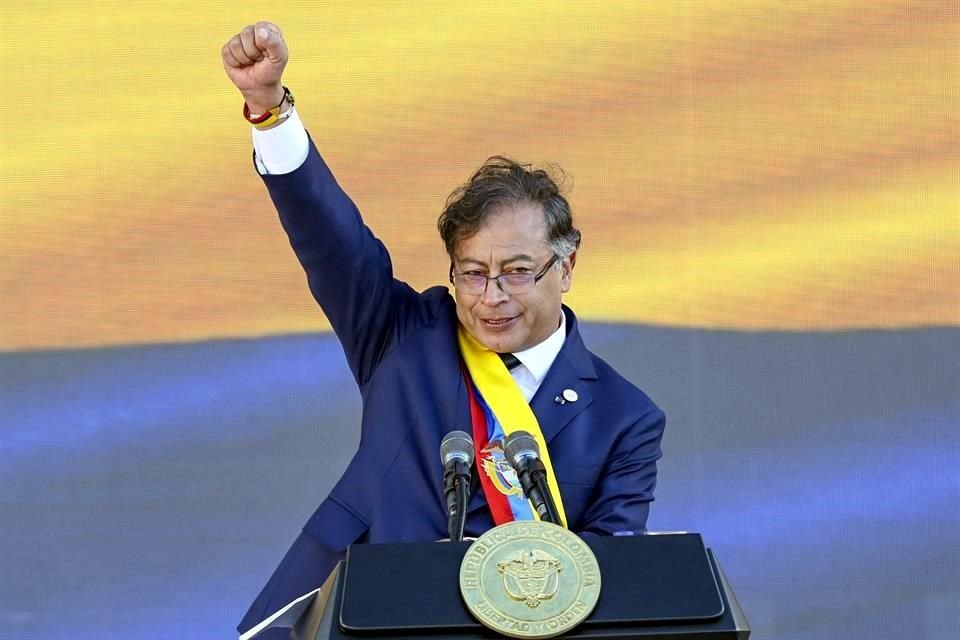 Disidencias de FARC retomarán diálogo con Gobierno de Gustavo Petro.