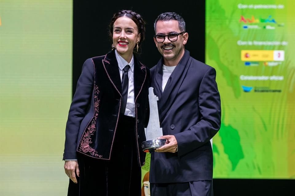 El director y guionista Manolo Caro resaltó las virtudes de su amiga y compañera Cecilia Suárez.