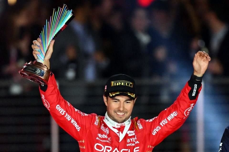 Checo Pérez quedó tercero en el circuito callejero de Las Vegas para amarrar el subcampeonato de la F1.