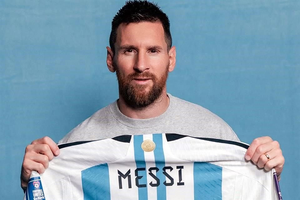 Las camisetas de Messi serán exhibidas al público y se subastarán en Nueva York entre el 30 de noviembre al 14 de diciembre.