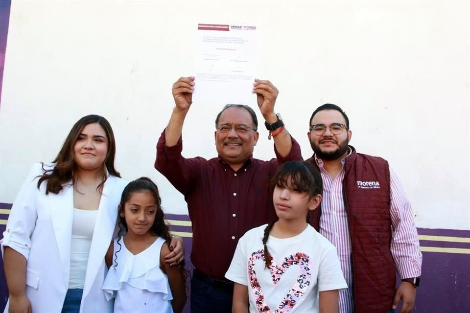 Andrés Mijes, Alcalde de Escobedo, se registró ayer.