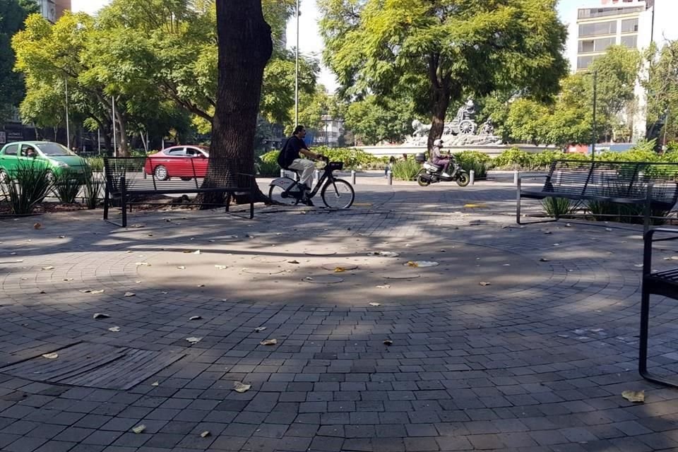 Vecinos piden rescatar las fuentes abandonadas de las Cibeles, cuyo equipamiento fue robado.