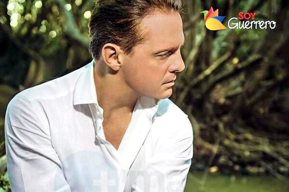 Además de ofrecer infinidad de conciertos y participar en festivales musicales, Luis Miguel ayudó mucho a la imagen del puerto en varias ocasiones.