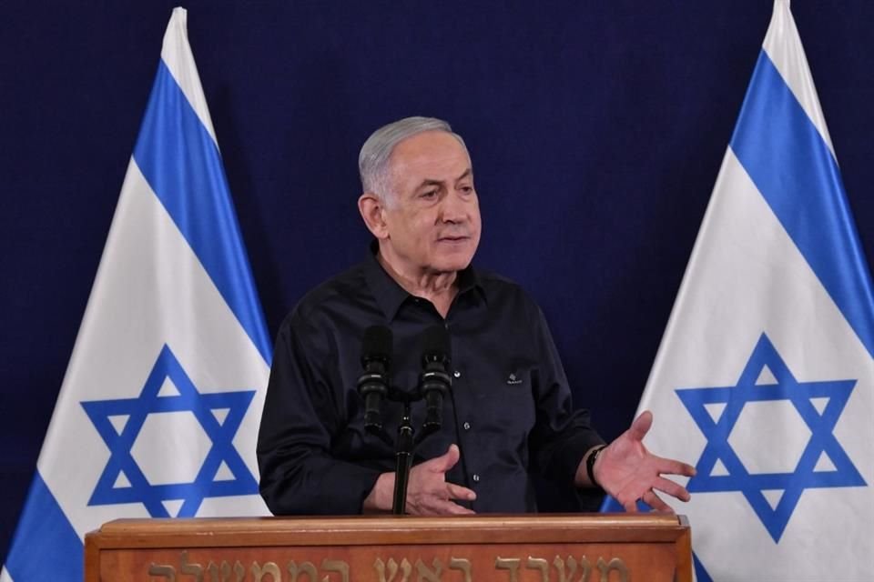 El Primer Ministro israelí, Benjamin Netanyahu, hablando en una conferencia de prensa en Tel Aviv, el 18 de noviembre.