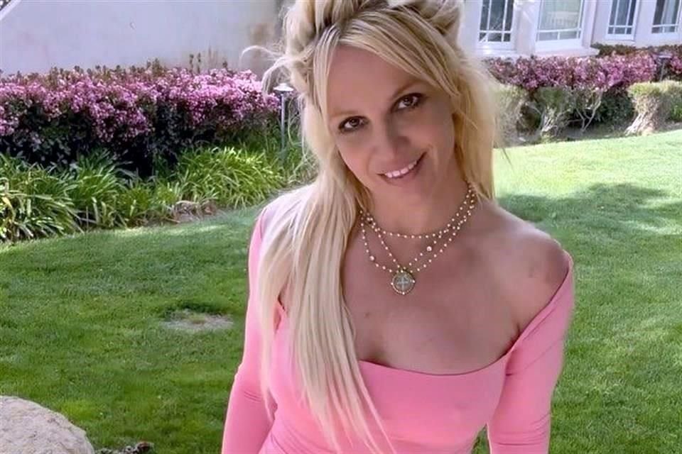 Por una violación de tráfico, Britney Spears tuvo que pagar una multa de 400 dólares, que le evitó pisar los tribunales en California.