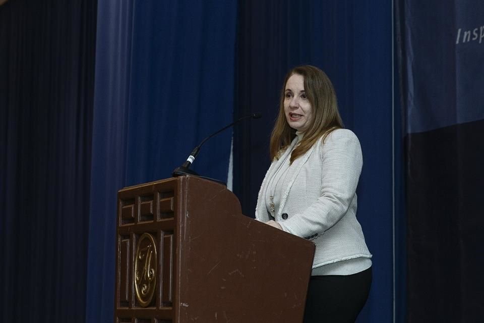 Claudia Jañez fue una de las acreedoras al Galardón Profesionales con Valor 2022.