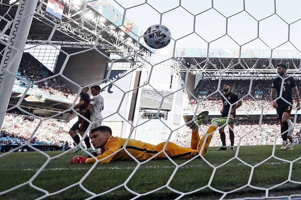 Pablo Sarabia igualó antes de que terminara el primer tiempo.