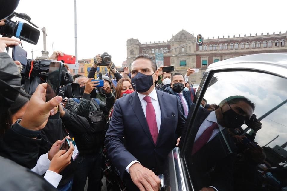 Silvano Aureoles al retirarse de Palacio Nacional.