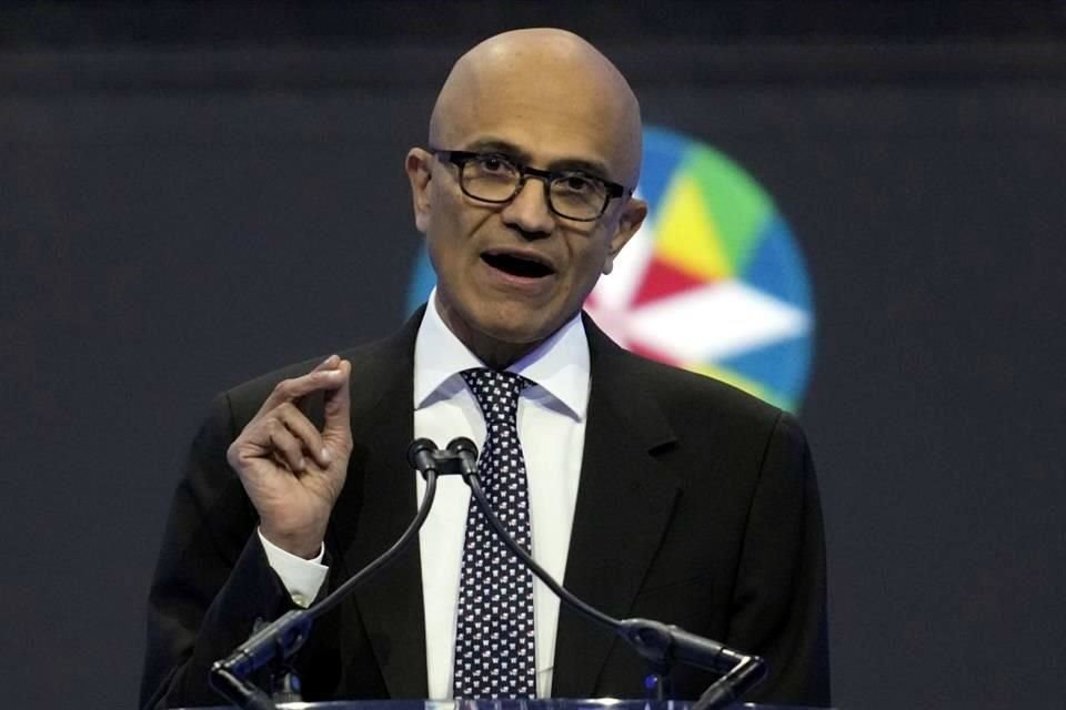 El director ejecutivo de Microsoft, Satya Nadella, tiene una relación estrecha con Altman.