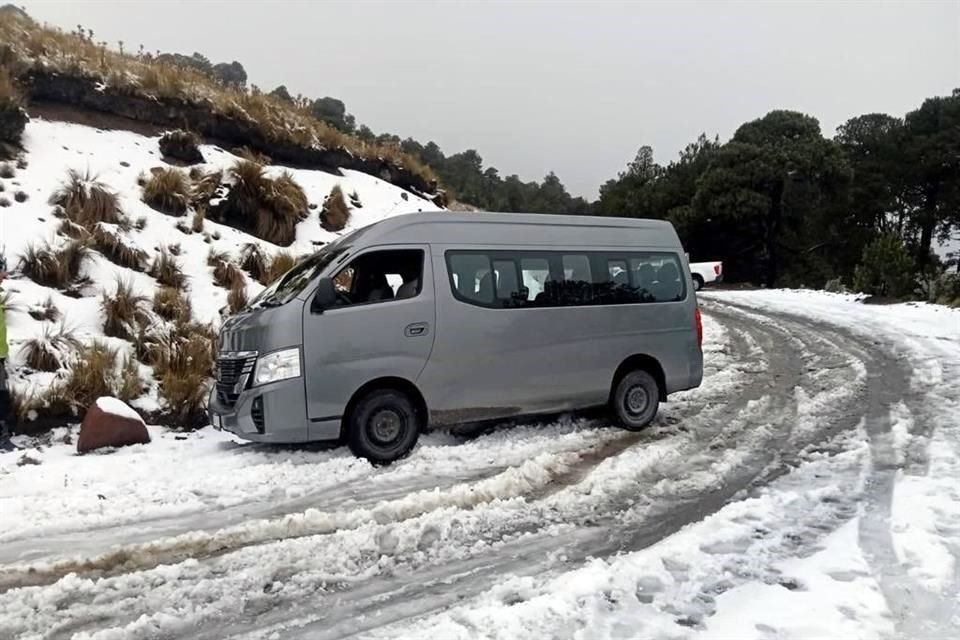 La circulación en la zona se complicó por las condiciones climatológicas.