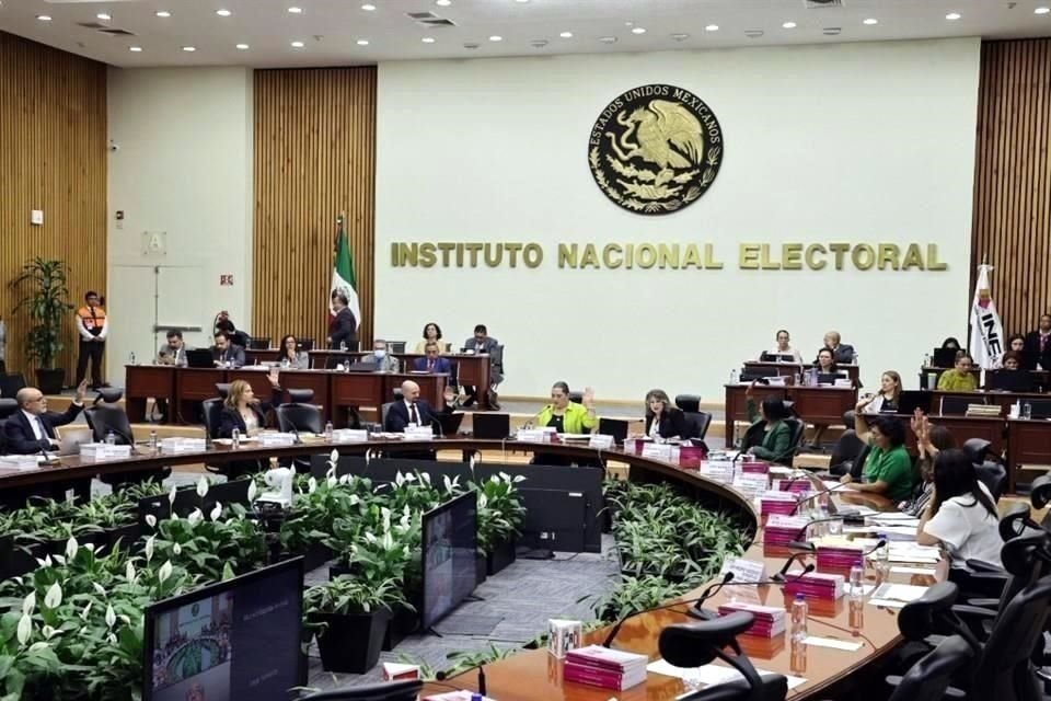 En septiembre pasado, la UIF rechazó públicamente no haber dado respuesta a casi el 90 por ciento de las solicitudes de información del INE.