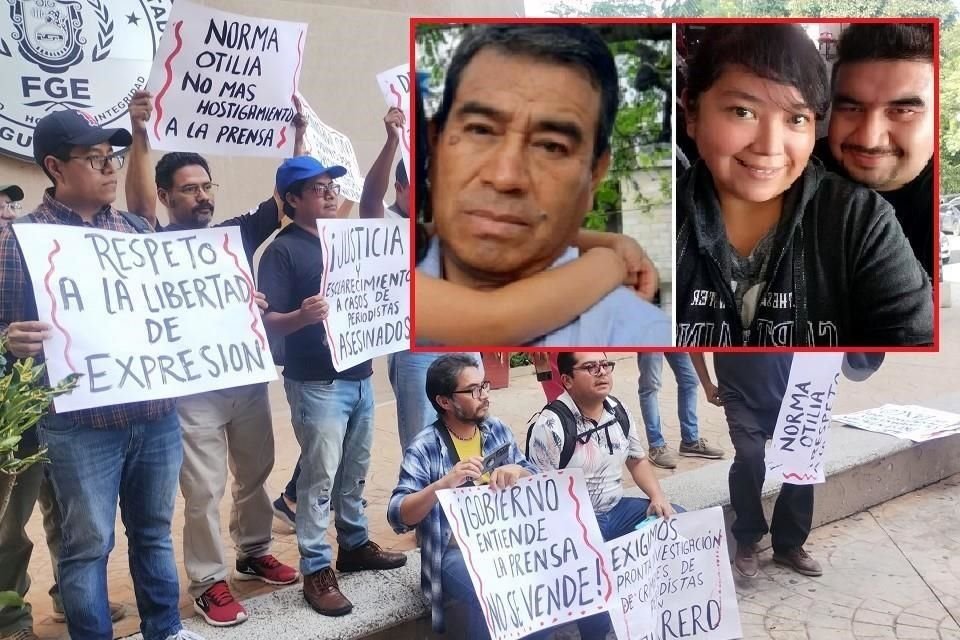 Reporteros protestaron en la Fiscalía de Guerrero para exigir la aparición con vida de los periodistas Marco Antonio Toledo, Silvia Nayssa Arce y Alberto Sánchez.