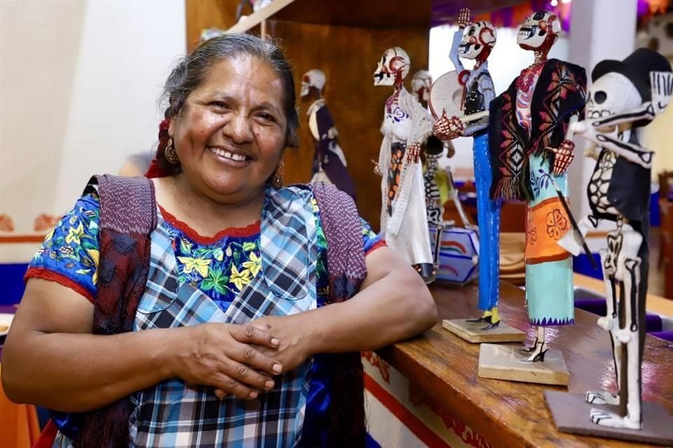 Abigail Mendoza Ruiz, galardonada con el Premio Nacional de Artes en el campo de Tradiciones Populares, es especialista en moles y atoles.