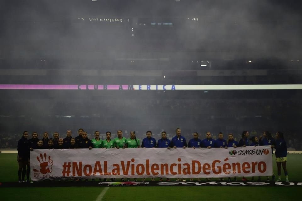 El Estadio Azteca estuvo muy lejos de presumir una buena entrada para la ida de la Final Femenil, entre América y Tigres.