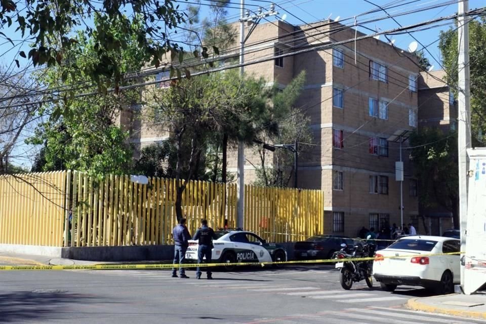 Vecinos refirieron que la mujer vivía con su pareja y su hijo.