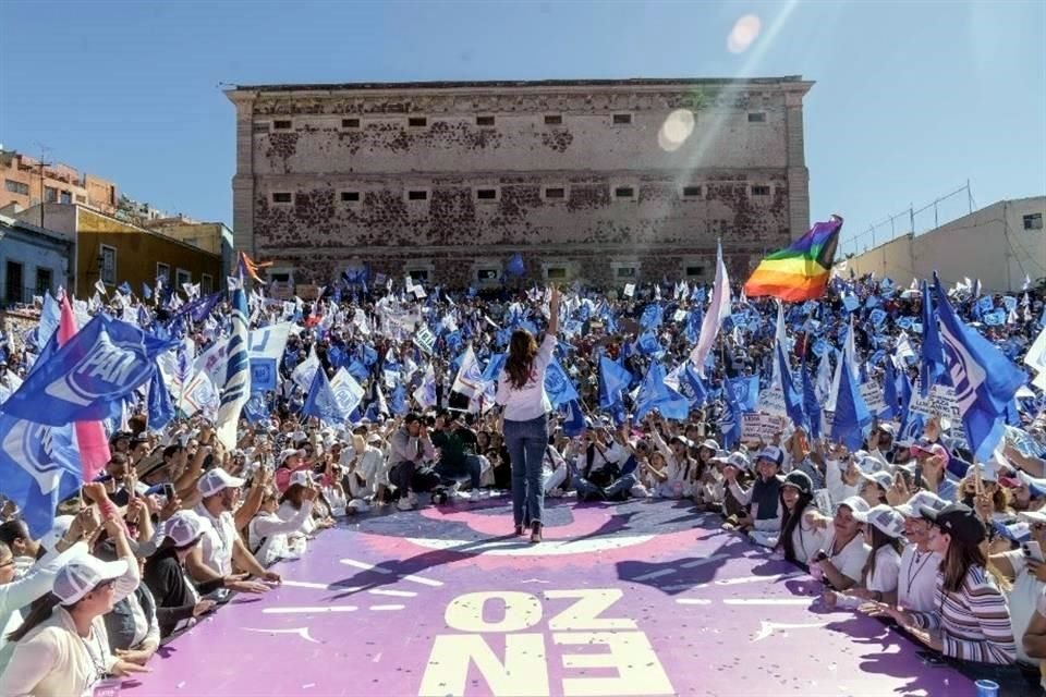 El acto se llevó a cabo en la Explanada de la Alhóndiga de Granaditas en Guanajuato.