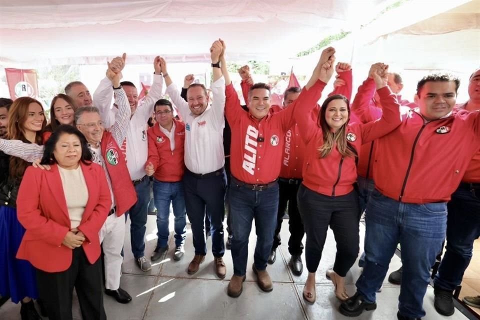 Alejandro Moreno, presidente nacional del PRI externó su apoyo a Santiago Taboada.