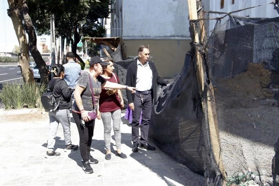 En la entrada del edificio en Tlalpan 550 todavía está acumulado material de construcción y desechos, acusaron los afectados.