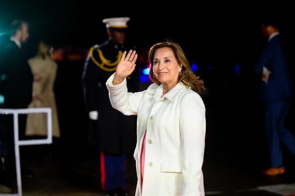 La Presidenta Dina Boluarte llega a una cena durante la APEC, en San Francisco, el 16 de noviembre del 2023.