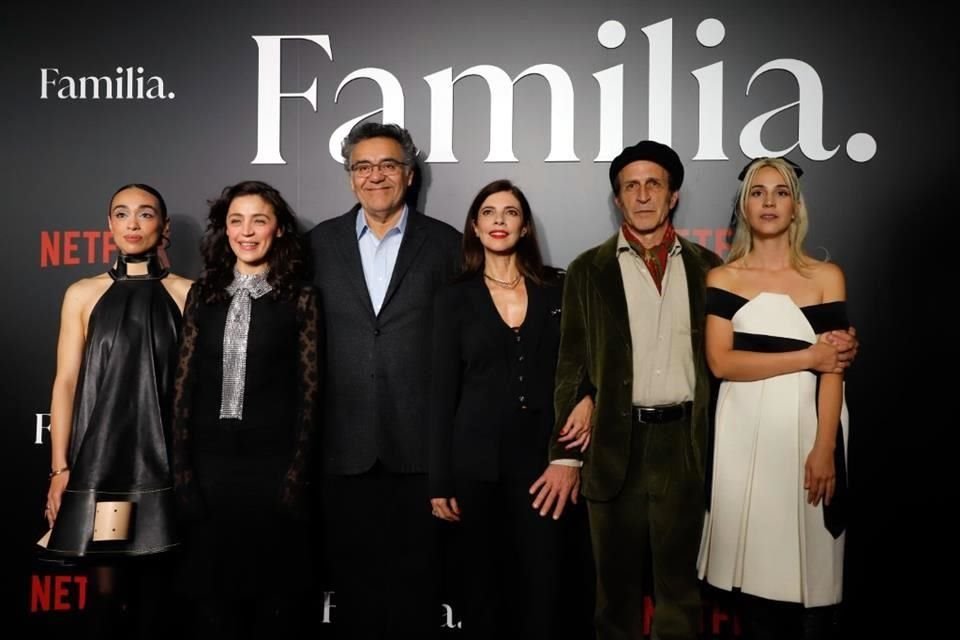Natalia Solián, Ilse Salas, Rodrigo García, Maribel Verdú, Daniel Giménez Cacho y Cassandra Ciangherotti