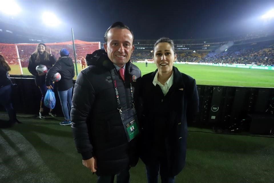 Mikel Arriola, presidente de la Liga MX, y Mariana Gutiérrez, directora de la Liga MX Femenil.