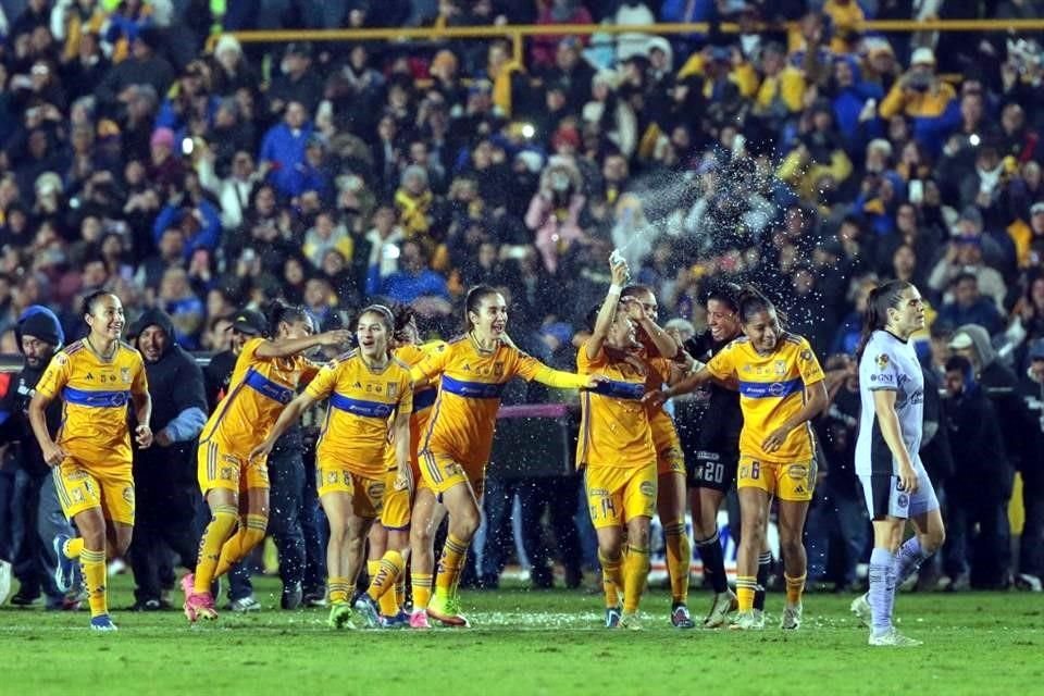 Conquista Tigres Femenil el título del Apertura 2023 al igualar 0-0 con el América en la Final de vuelta y ganar el global 3-0.