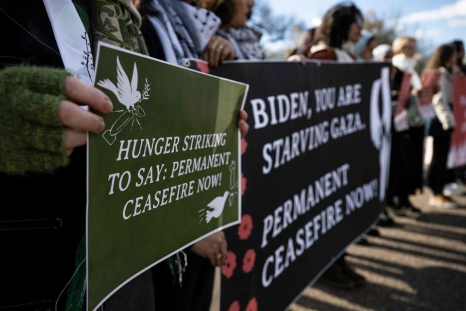Cynthia Nixon y un grupo de manifestantes inician una huelga de hambre para pedir un alto al fuego en Gaza.