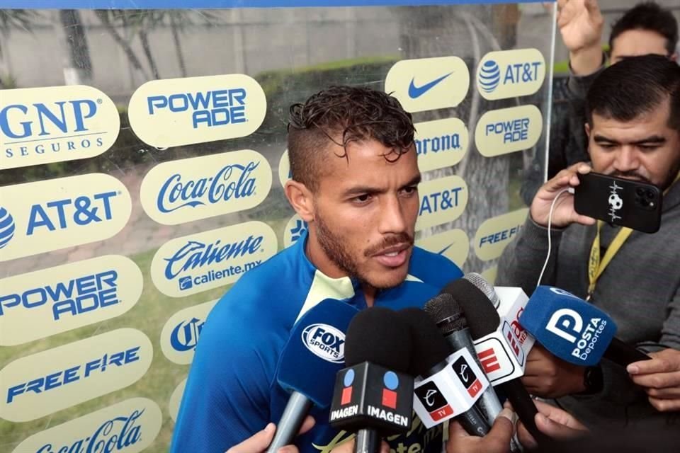 Jonathan Dos Santos no mira al pasado.