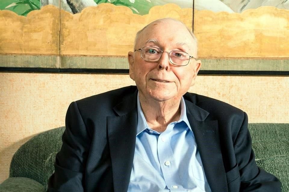 Charlie Munger, amigo y socio de Warren Buffett, falleció hoy a los 99 años.