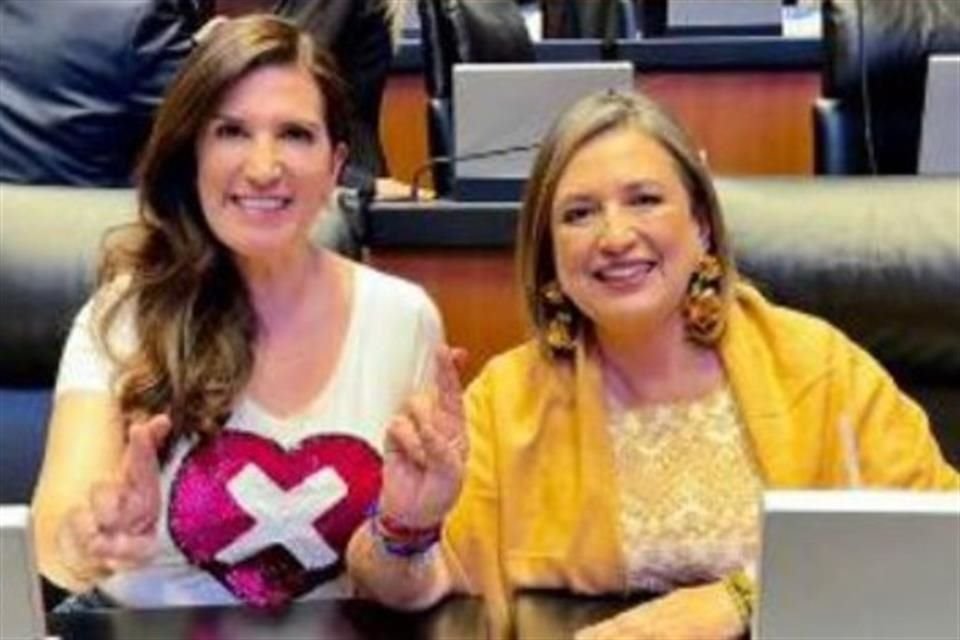 Kenia López Rabadán y Xóchitl Gálvez en el Senado.