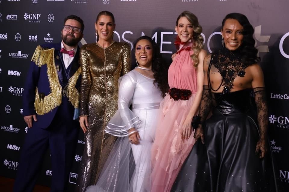 Sergio Villegas, Mar Saura, Michelle Rodríguez, Fernanda del Castillo y Cesar Enríquez en la alfombra roja de Los Metro.