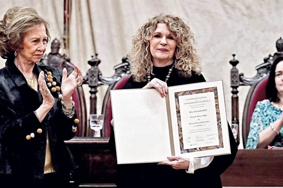 Gioconda Belli recibió este miércoles el Premio Reina Sofía de Poesía Iberoamericana en una ceremonia en el paraninfo de la Universidad de Salamanca.