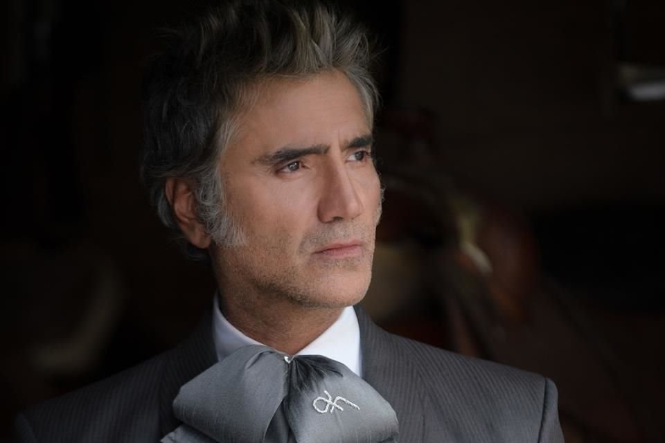 Anuncia Alejandro Fernández gira 'Amor y Patria' en México