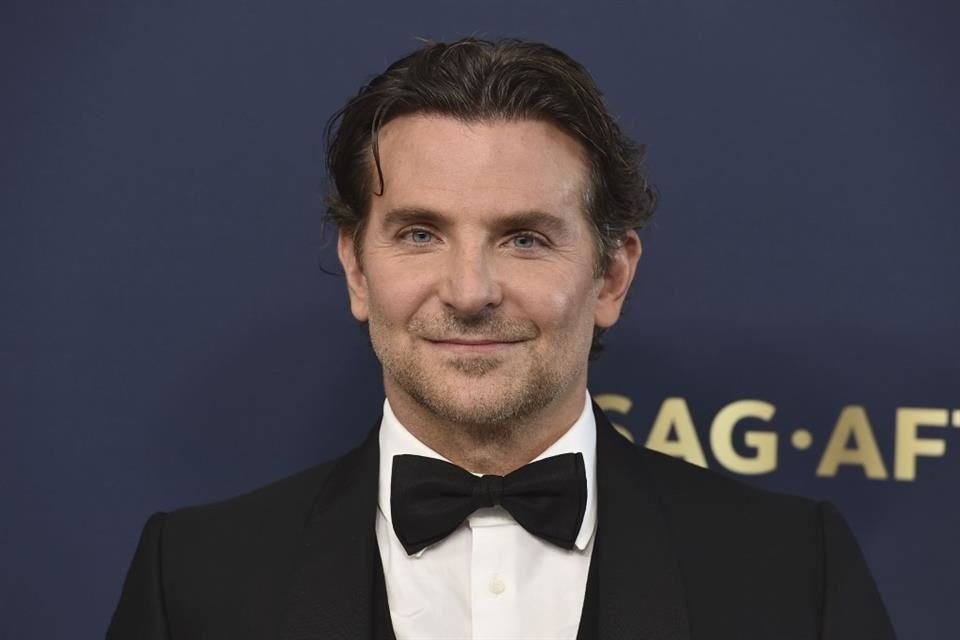 Bradley Cooper también dirigió, coescribió y fue productor de 'Maestro'.