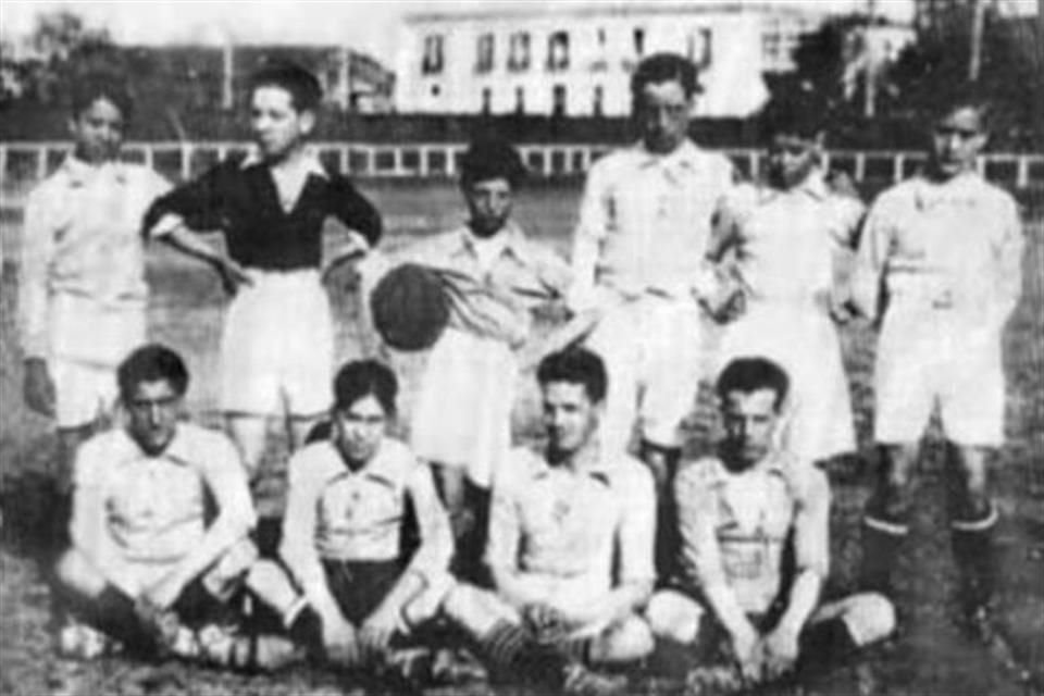 El 10 de marzo de 1918, el Sevilla le propinó una goleada aplastante al Betis que estuvo integrado por un equipo de niños