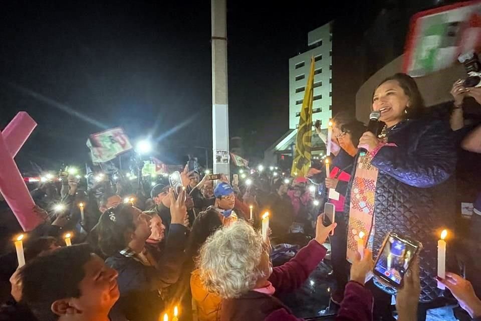 Xóchitl Gálvez encabezó dos actos de precampaña en Tijuana, Baja California, sin electricidad.