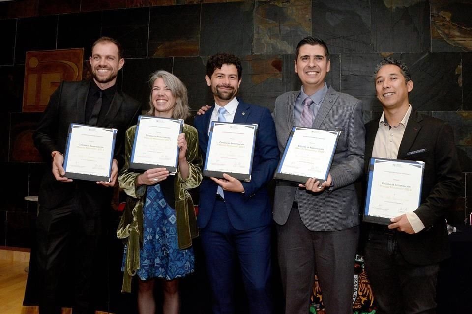 Los investigadores Roberto Ramírez, Aurore Pascale, David Bermúdez, Abraham Meza y Aldo Figueroa fueron galardonados con la Cátedra Marcos Moshinsky.