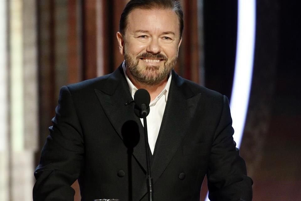 El comediante Ricky Gervais fue duramente criticado por hacer bromas sobre niños con cáncer en su último especial de stand-up con Netflix.