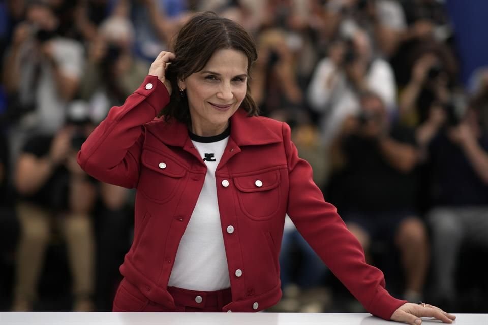 'La Binoche' recordó los buenos momentos que pasó al trabajar junto a la directora Patricia Riggen y la actriz Kate del Castillo.