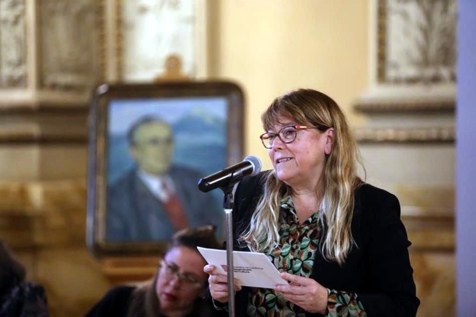 En el Museo Nacional de Arte, Natàlia Garriga presenció la donación de la colección de la artista Ana María Icaza, quien fuera esposa del filósofo Ramón Xirau, de once retratos familiares.