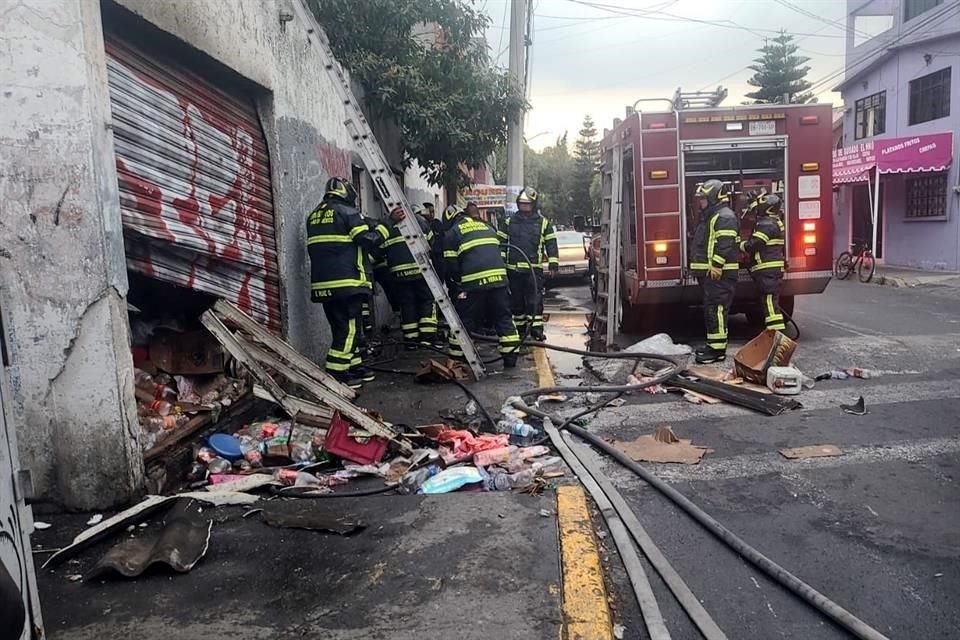 Tras el incendio, una persona resultó lesionada.