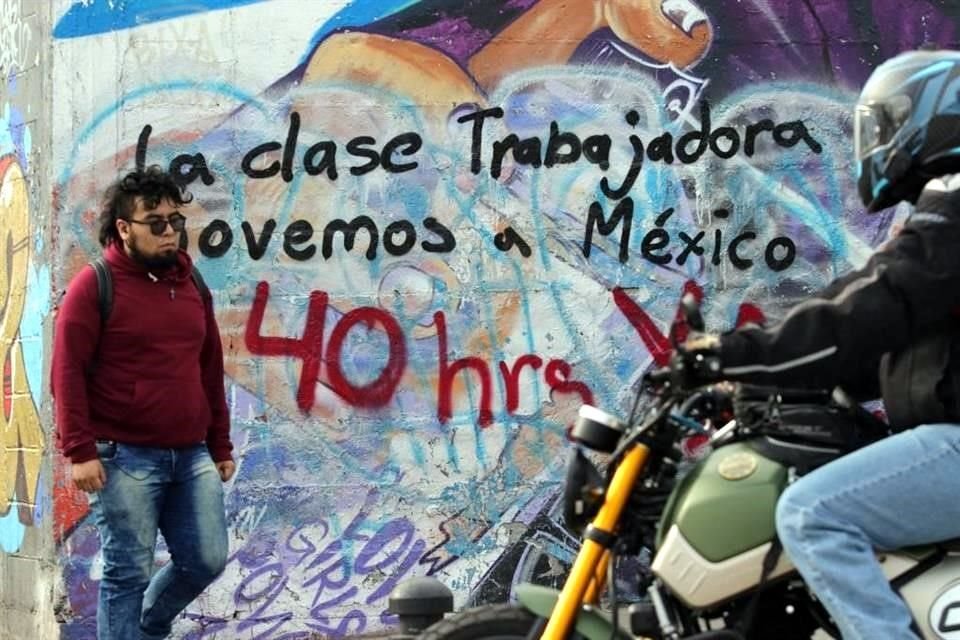 El dictamen consiste en modificar el artículo 123 de la Constitución para establecer que los trabajadores tienen derecho a dos días de descanso a la semana.