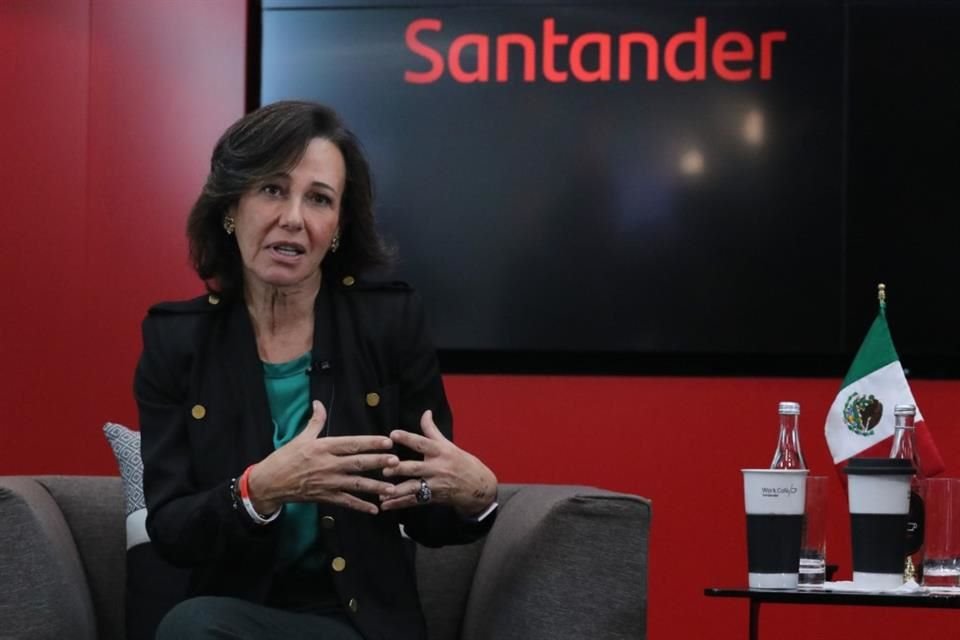 Ana Botín, quien asumió la presidencia de Banco Santander en 2014 tras la muerte de su padre, Emilio, ha defendido la tecnología financiera y ha apoyado el emprendimiento. Está en el puesto 18.