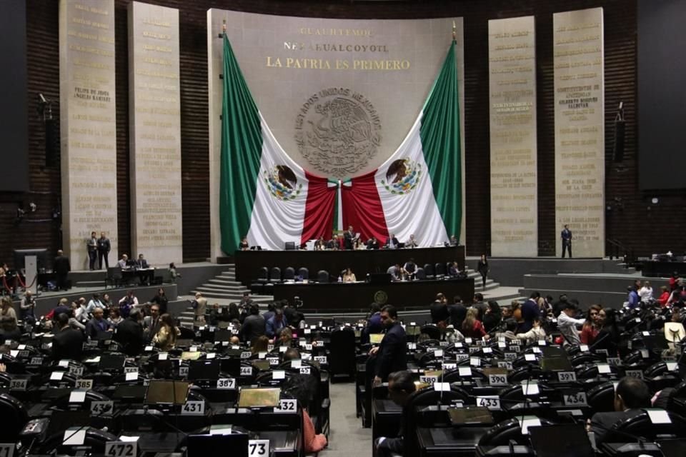 Con 217 votos a favor de Morena, PVEM y PT, y 158 en contra del PAN, PRI, PRD y MC, la Cámara de Diputados aprobó la propuesta.
