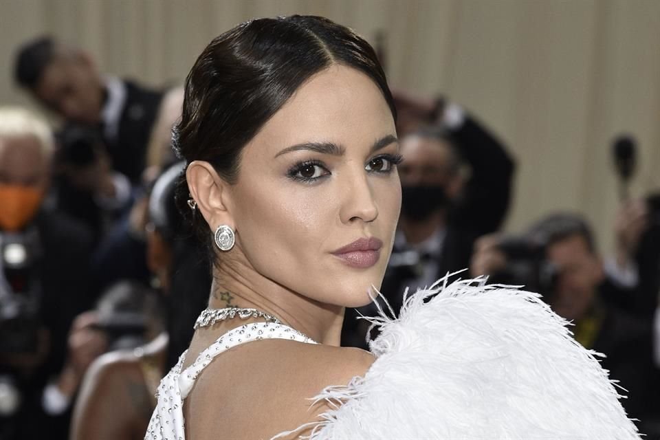 Eiza González forma parte de la lista de actores invitados en la serie basada en el filme de Angelina Jolie y Brad Pitt.