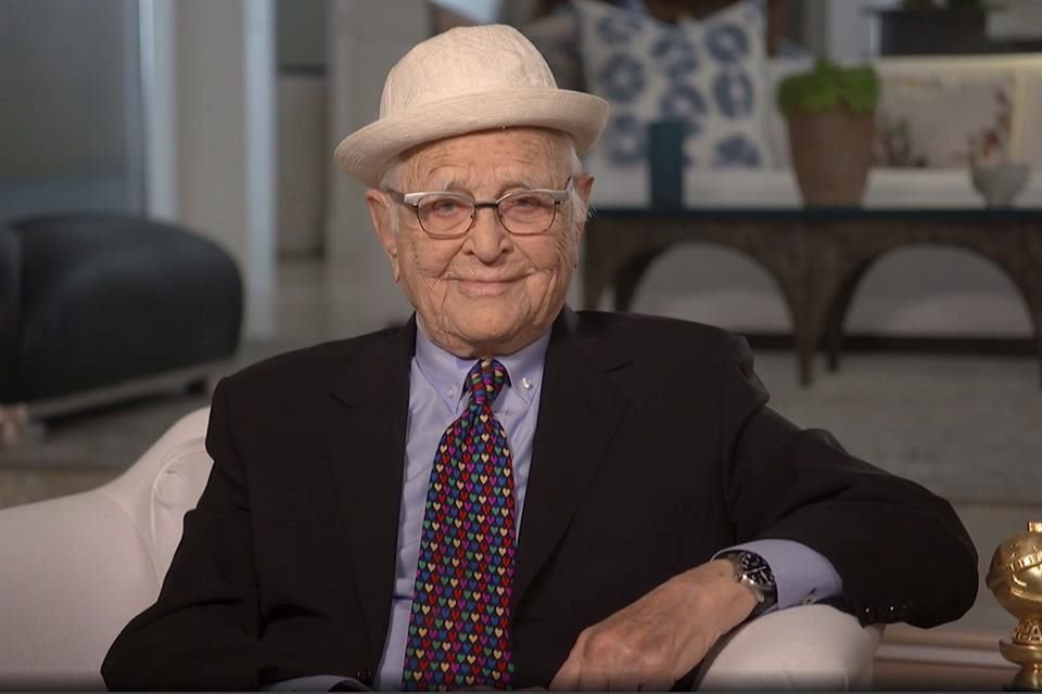 Por su extensa trayectoria, Norman Lear fue honrado por los Globos de Oro en 2021.