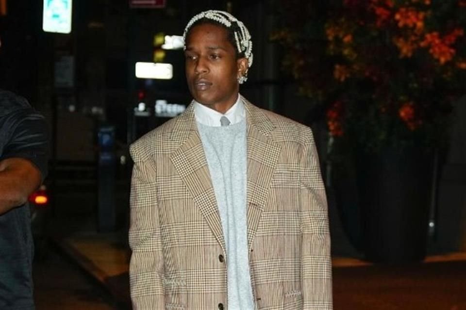 ASAP Rocky fue captado con estos looks de la casa italiana caminando por Nueva York y Los Ángeles.