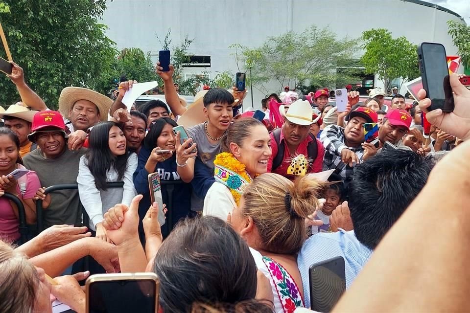 Recibimiento de Claudia Sheinbaum en Tlapa, Guerrero.